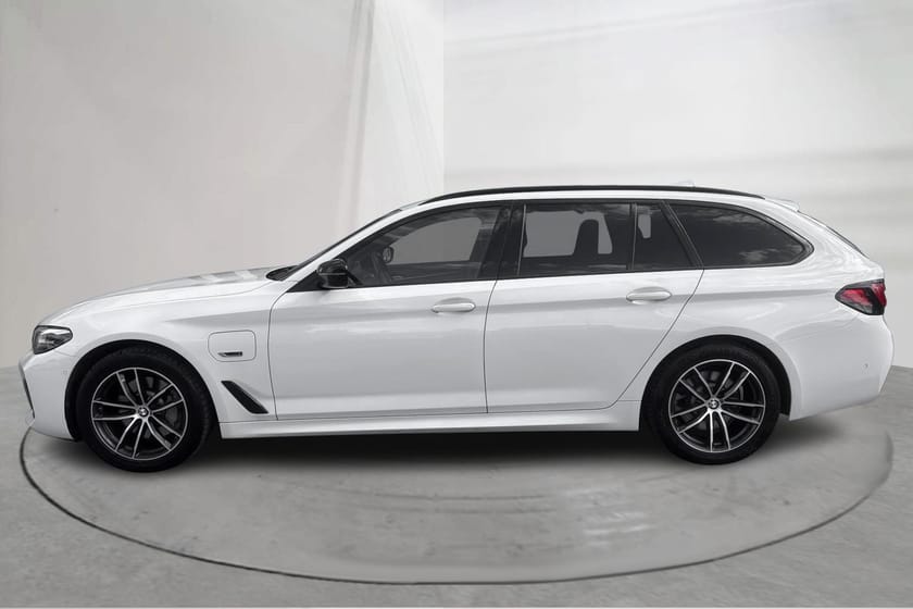 Bild 2 av BMW 530e xDrive Touring 530 G31 12kWh LCI (292hk) M Sport