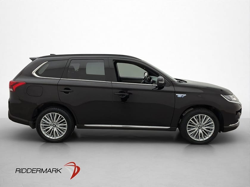 Bild 4 av Mitsubishi Outlander PHEV AWD Edition 100 360° Skinn Adaptiv