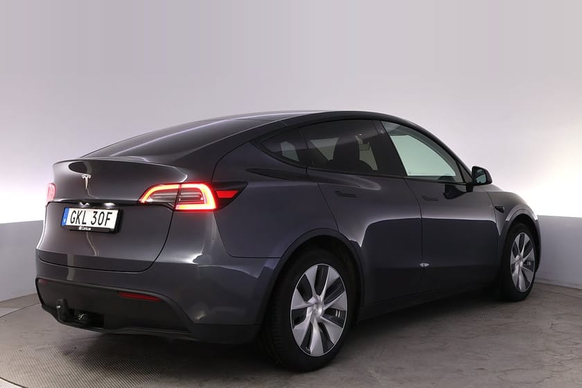 Bild 5 av Tesla Model Y Standard Range RWD Autopilot Panorama Drag