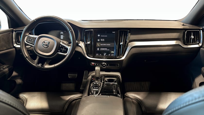 Bild 4 av Volvo V60 Recharge T6 AWD R-Design 340hk Stylingpaket H&K Panorama