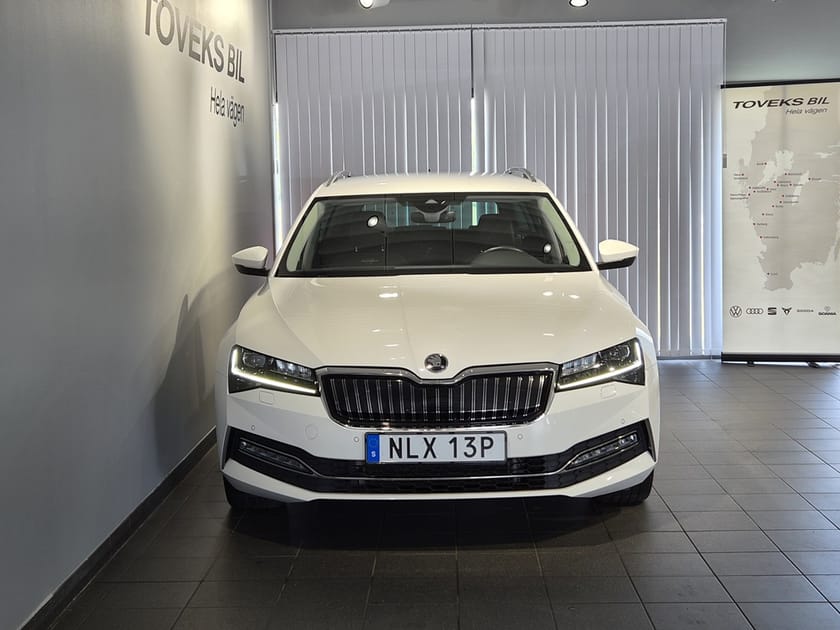 Bild 2 av Škoda Superb iV Kombi L&K 1.4 TSI DSG 218hk |Moms|Läder