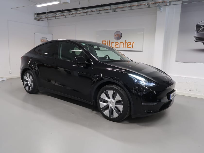 Bild 4 av Tesla Model Y Long Range AWD V-Däck ingår Drag-Skinn-Pano-Kamera-Navi