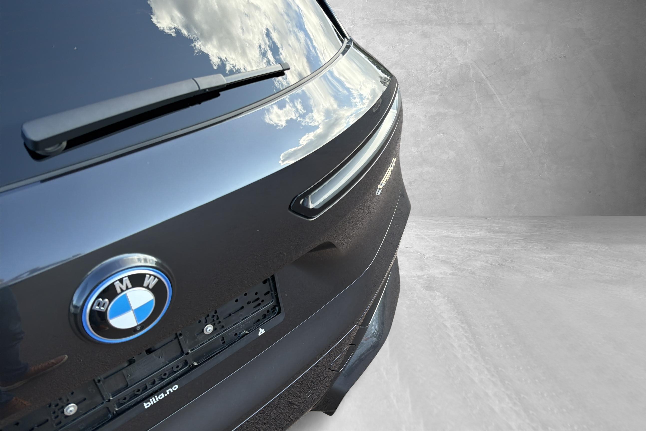 BMW iX xDrive40, 326hk, 2022