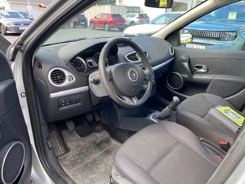 Bild 5 av Renault Clio  Halvkombi 5-dörrars 1.4 Manuell, 98hk, kamrem bytt