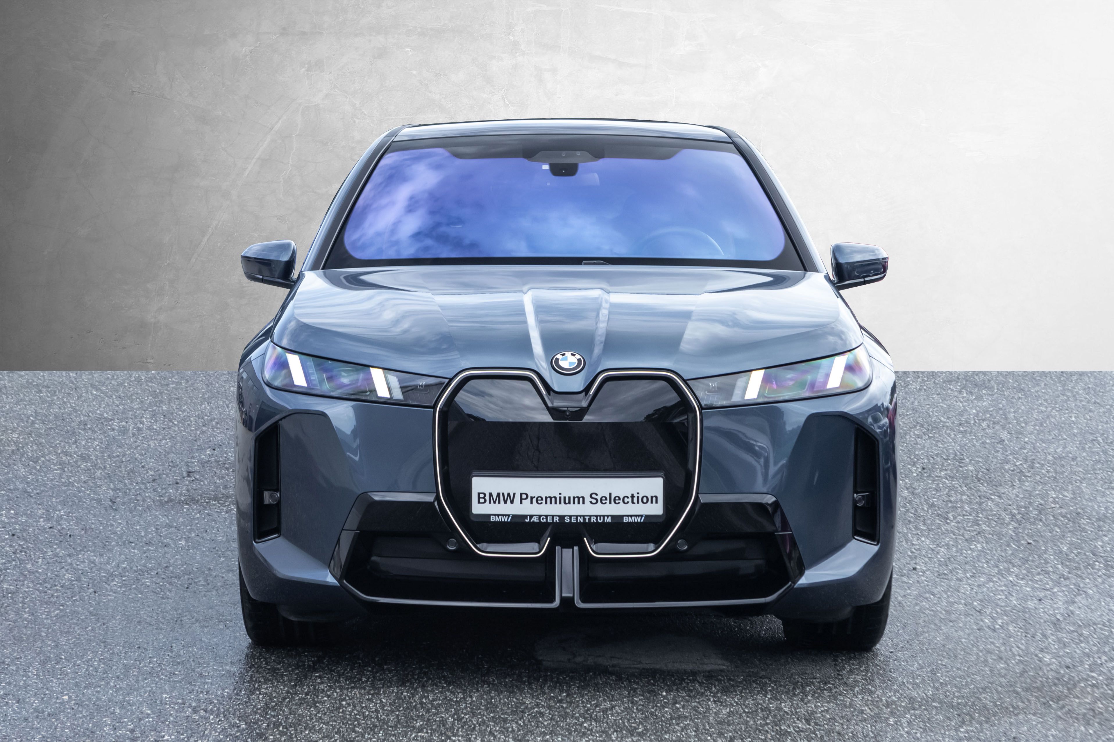 BMW iX xDrive60, 544hp, 2025