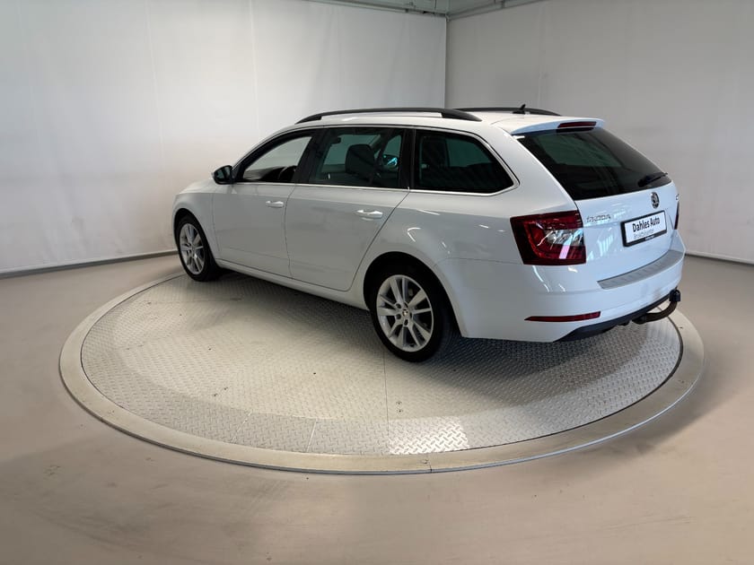 Bilde 3 av Škoda Octavia Stasjonsvogn Style 184 HK 4x4 DSG Krok/Webast/ACC/Ryggekam/Navi/EU28