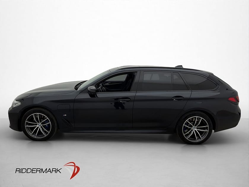 Bild 4 av BMW 530e xDrive Touring M Sport Pano HeadUp H/K 360° Drag Cockpit