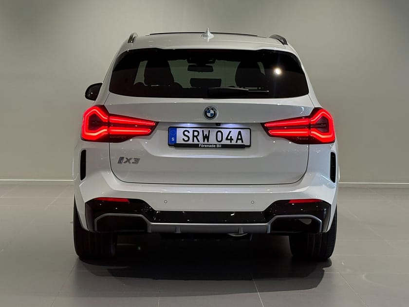 Bild 4 av BMW iX3 Charged Plus Drag HUD H/K Panorama Elstol m minne