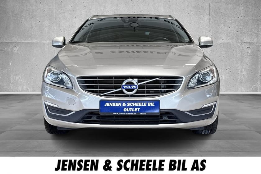 Bilde 2 av Volvo V60 D2 Summum. LAV KM! EN EIER! Ny sevice/regreim