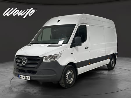 Mercedes-Benz eSprinter 55 kWh L2H2 / V-inredd / Moms