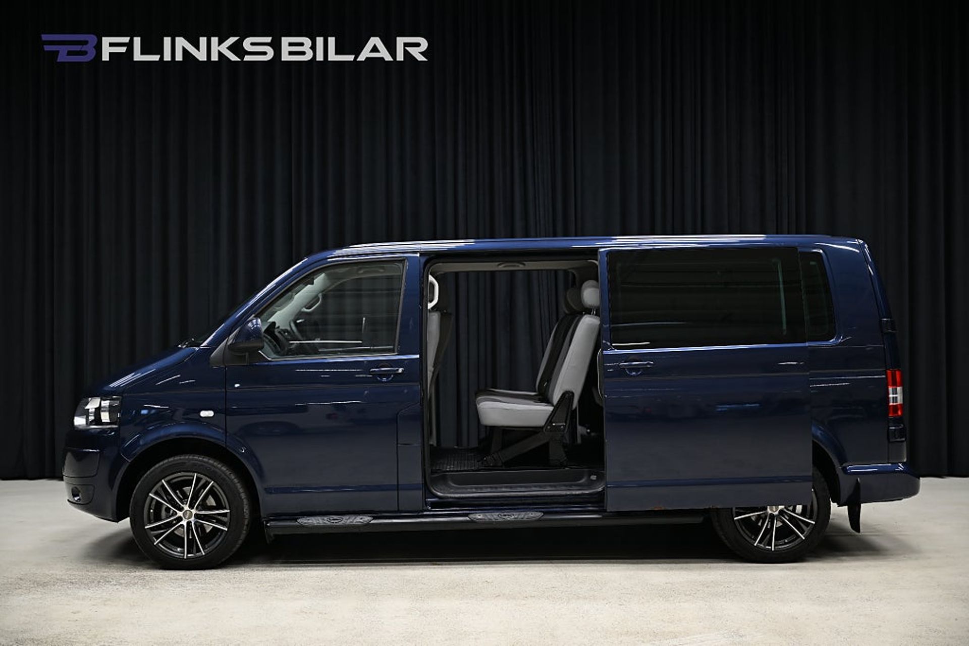 Volkswagen Caravelle 2014, photo 5/10
