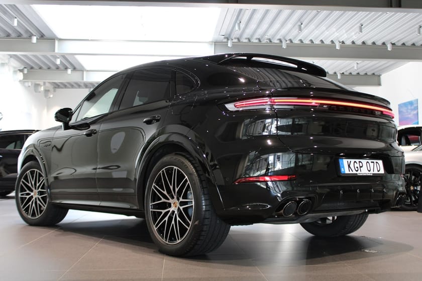 Bild 2 av Porsche Cayenne E-Hybrid Coupé Coupe Black Edition