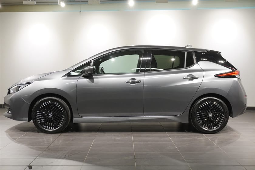 Bild 2 av Nissan Leaf N-Connecta 39 kWh 360° LED
