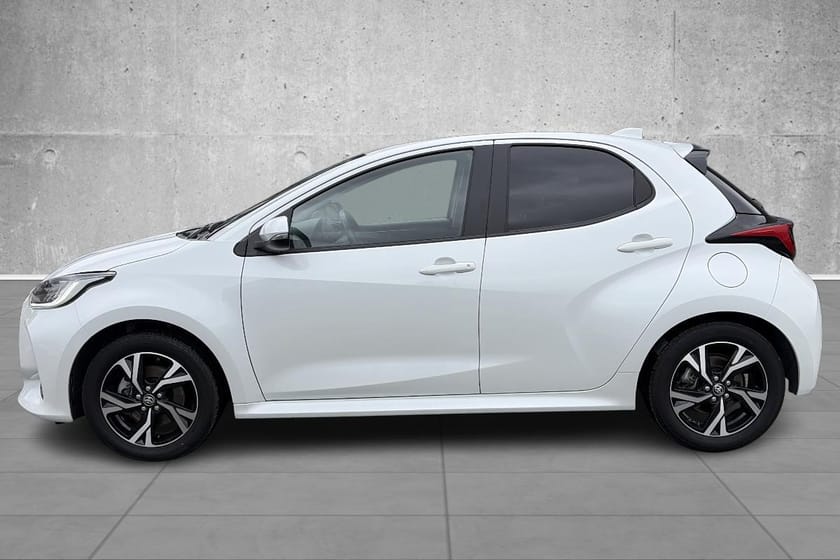 Bilde 2 av Toyota Yaris Hybrid 115 1.5 Active Tech. Stor service tatt 2026.