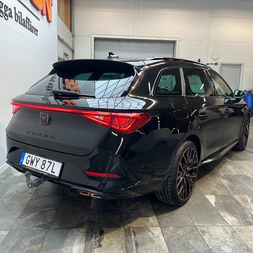 Bild 4 av CUPRA Leon Sportstourer e-Hybrid 245HK Carplay B-kamera Navi Drag