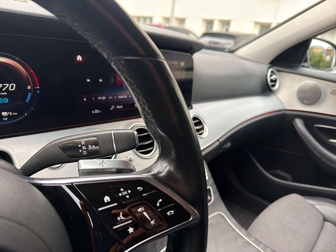Mercedes-Benz E 300 T de 4MATIC, bild 18 av 19