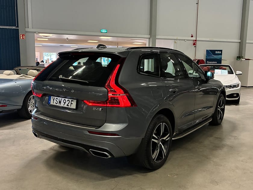 Bild 3 av Volvo XC60 B4 AWD Aut R-Design | LED | Sidestep | Drag | Värmare