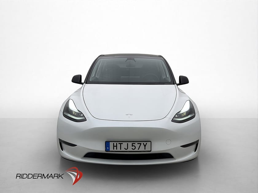 Bild 3 av Tesla Model Y Long Range AWD Svensksåld Pano Drag