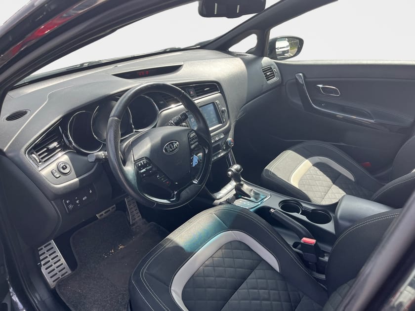 Bild 5 av Kia cee'd_sw 1.6 GDI 135hk *Backkamera*