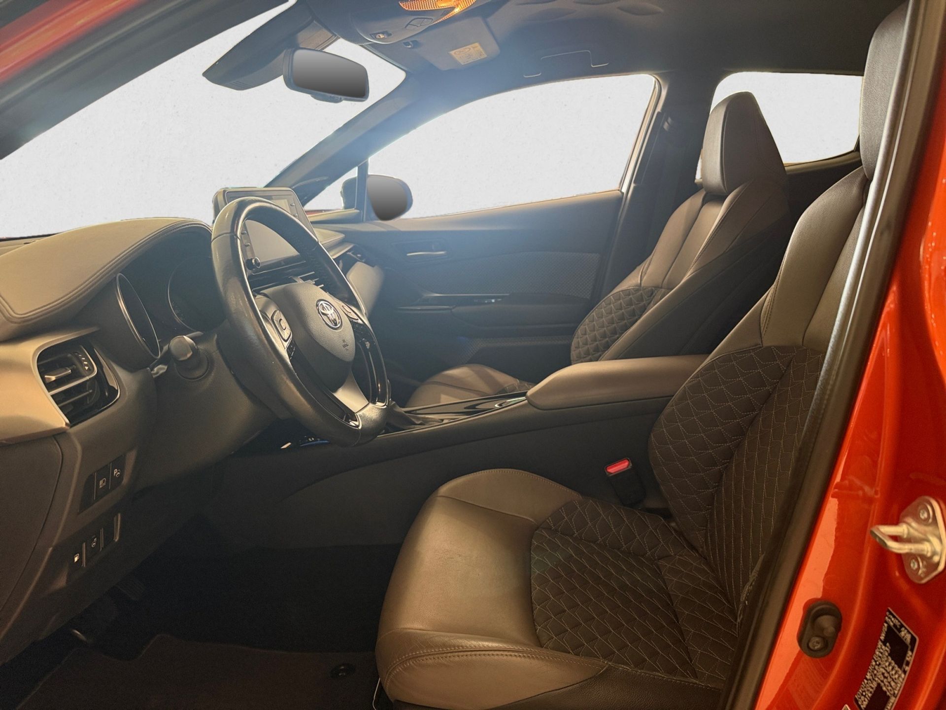Toyota C-HR SUV CH-R 2019, bild 7/10