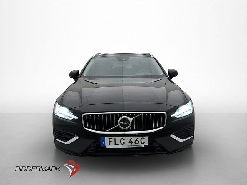Bild 2 av Volvo V60 Recharge T6 AWD Core Kamera Pilot CarPlay Dragkrok