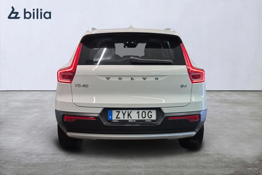 Bild 5 av Volvo XC40 B4 FWD Bensin Momentum Advanced SE BLIS H&K