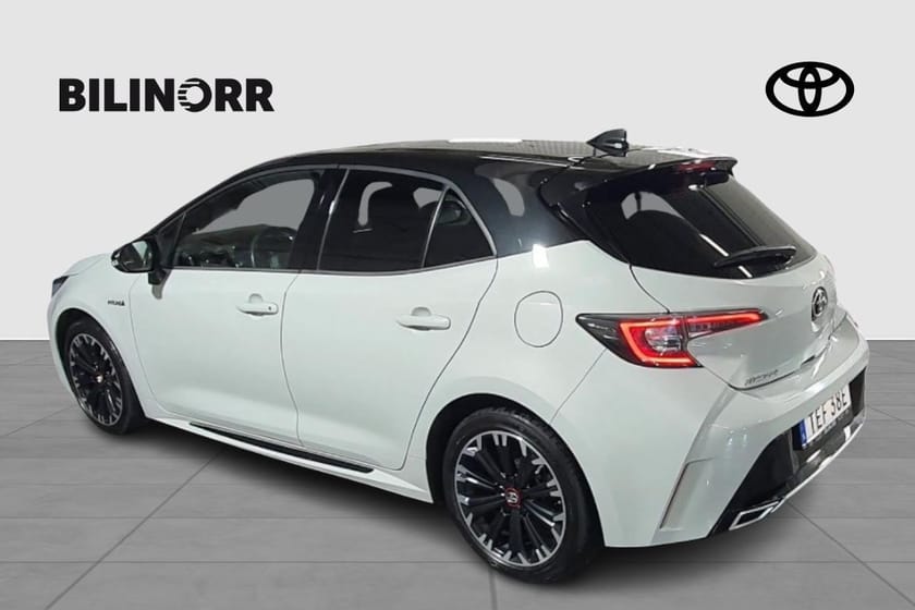 Bild 2 av Toyota Corolla Hybrid 1,8 5D GR-S BI-TONE SPI V-HJUL