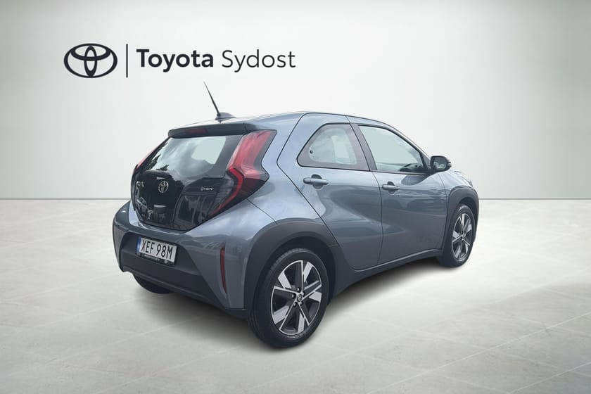 Bild 3 av Toyota Aygo X Hybrid 1,5 Play Comfort Pack, Automat, Carplay, Backkamera