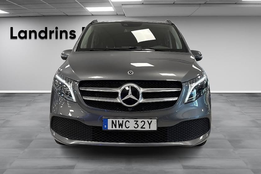 Bild 2 av Mercedes-Benz V 300d 4MATIC 3.1t 7-Sits 360Kamera Värmare Burmester
