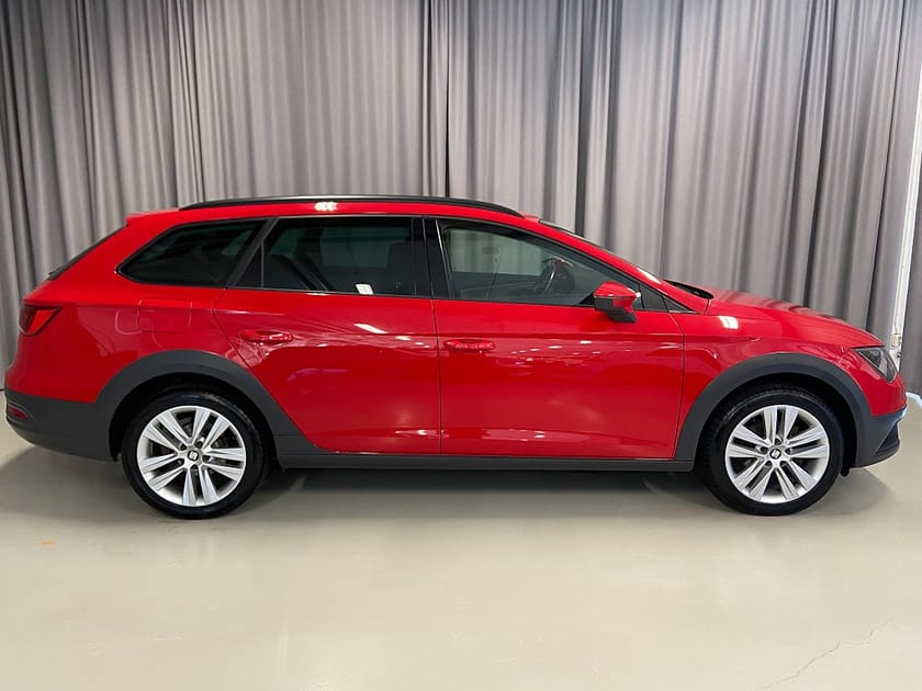 Bild 4 av SEAT Leon X-Perience 1.4 TSI 125hk Drag Backkamera