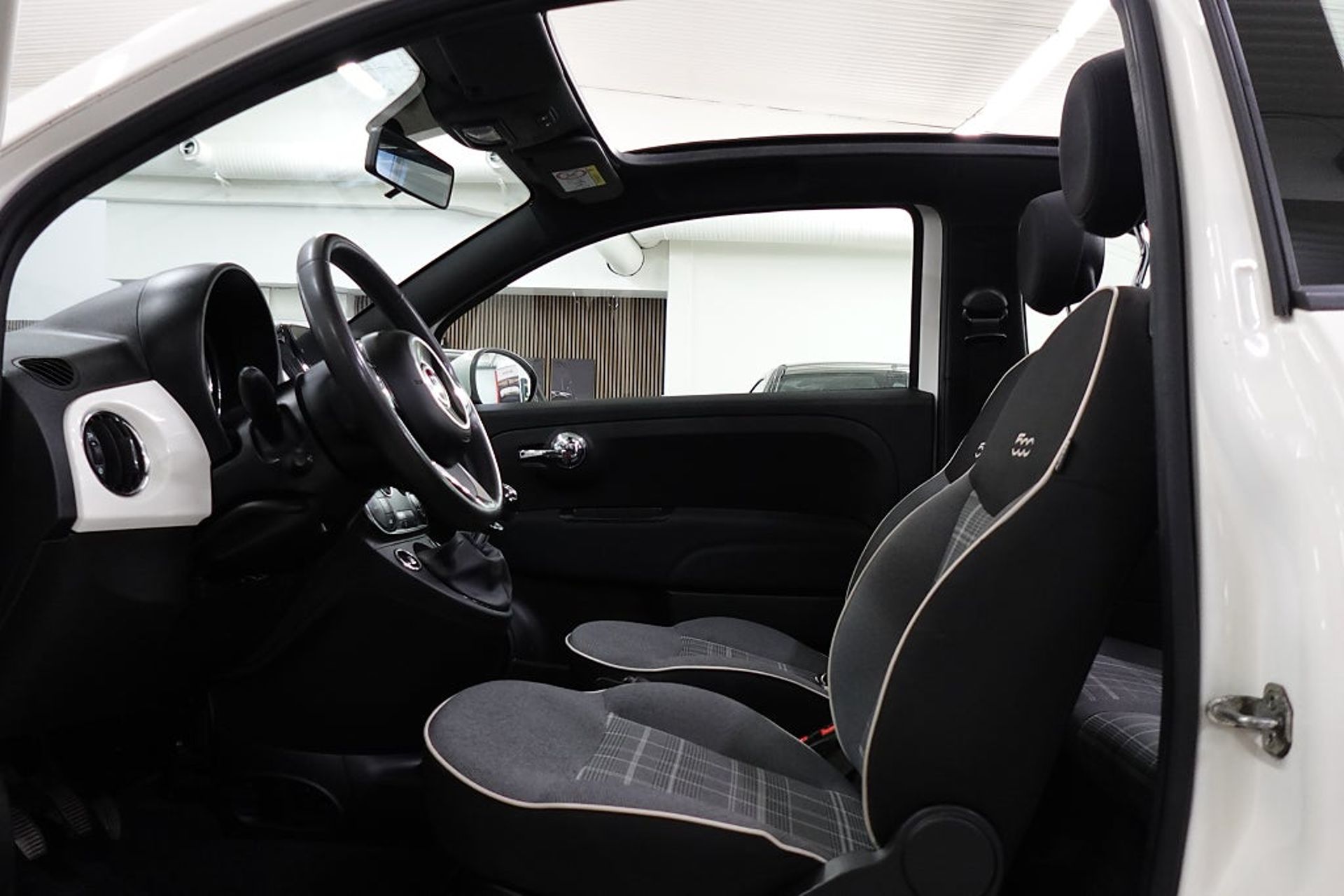 Fiat 500 2021, kuva 7/10