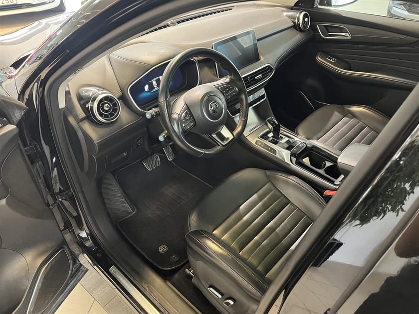 Bild 2 av MG EHS PHEV Luxury Pebble Black