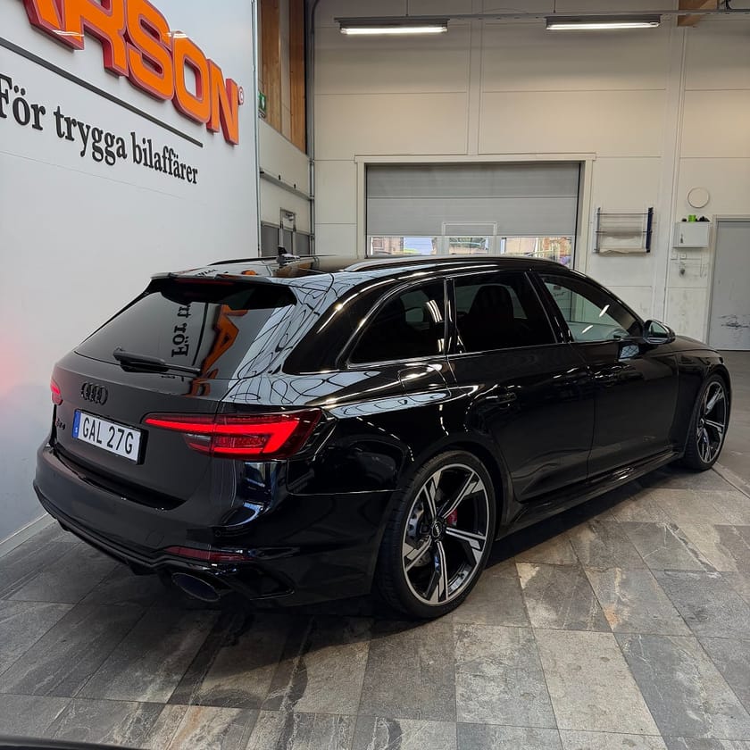 Bild 4 av Audi RS 4 Avant RS4 2.9 TFSI V6 Q Kolfiber Massage Keramiska B&O Sv-såld