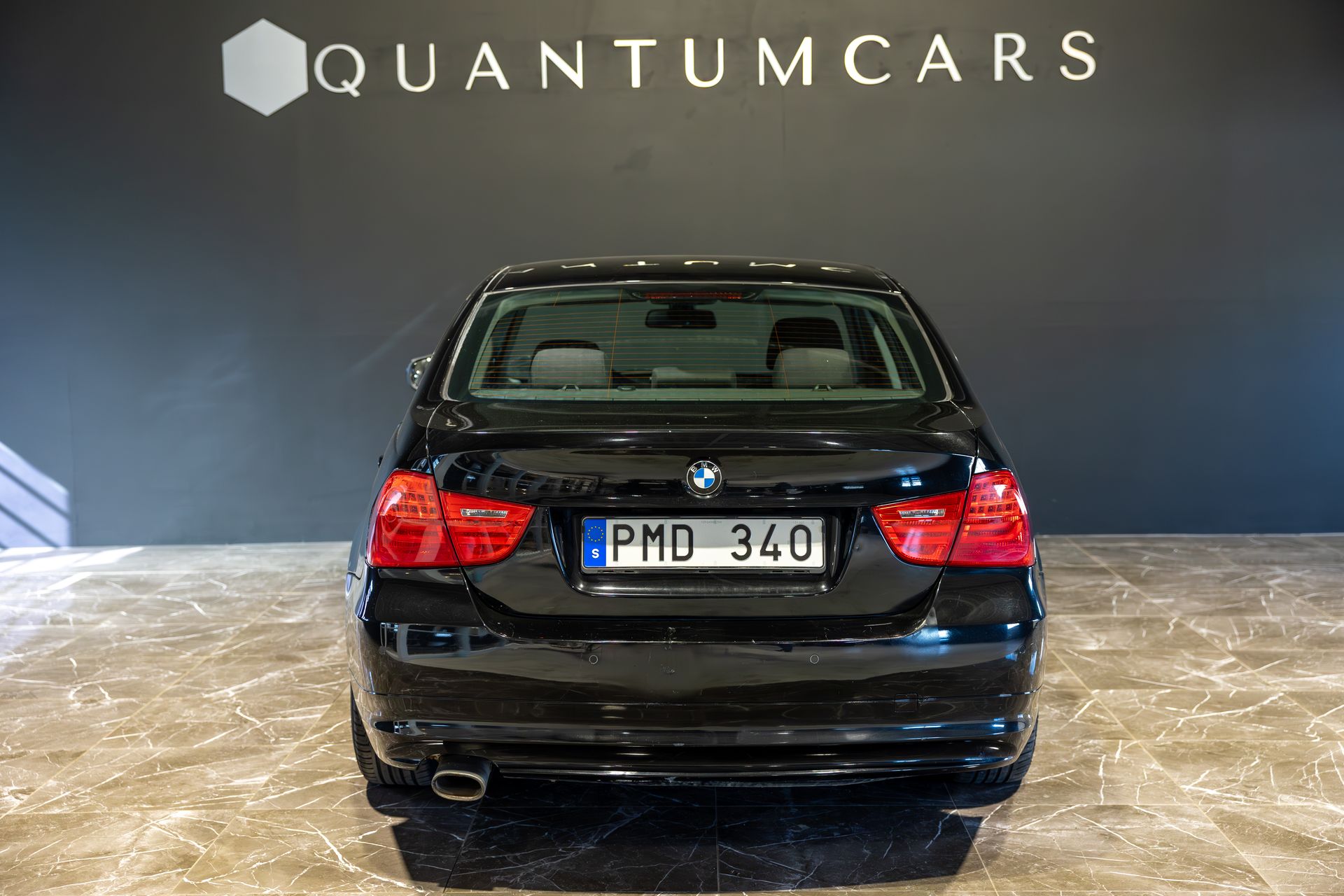 BMW 320 2011, photo 6/26