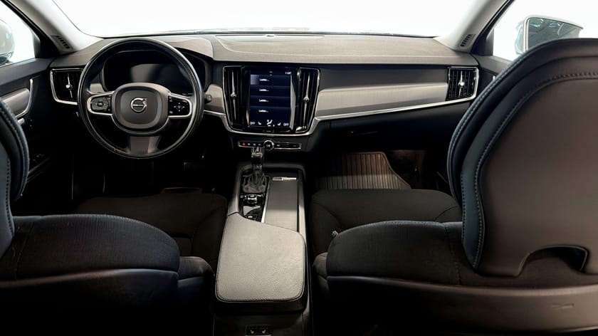 Bild 4 av Volvo V90 T4 Momentum 190Hk / Värmare / Dragkrok