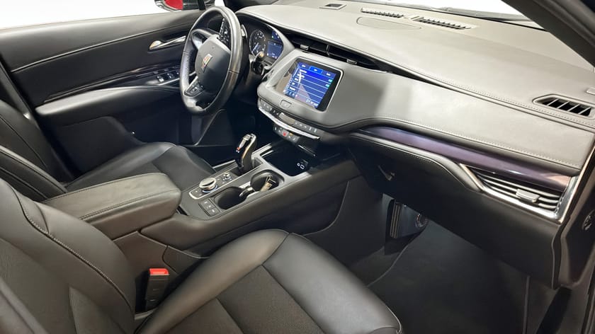 Bild 3 av Cadillac XT4 350T AWD (EU) LUXURY  230HK Skinn Backkamera BOSE