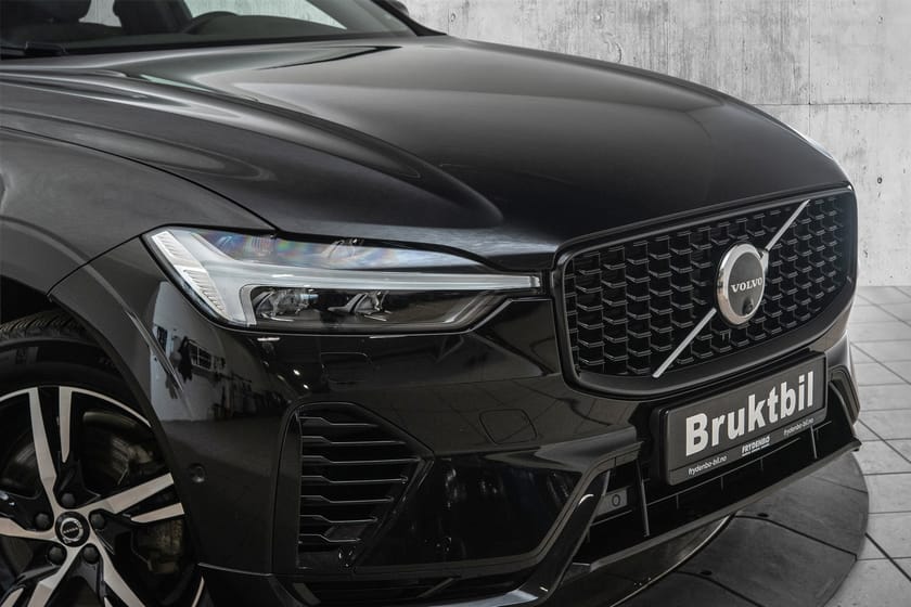 Bilde 2 av Volvo XC60 Recharge T8 Plus Dark KROK|PANO|360|H&K