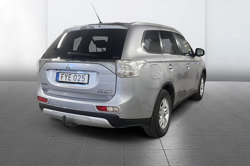 Bild 4 av Mitsubishi Outlander PHEV 4WD Business Drag Kamera Delläder 203hk