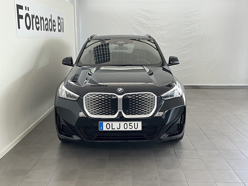 Bild 2 av BMW iX1 xDrive30 M Sport Drag H/K Elstol Rattvärme