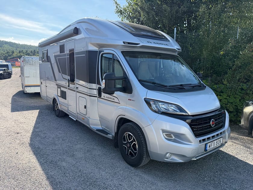 Bild 1 av Adria Mobil Matrix 670 Supreme SC * Bra utrustad *