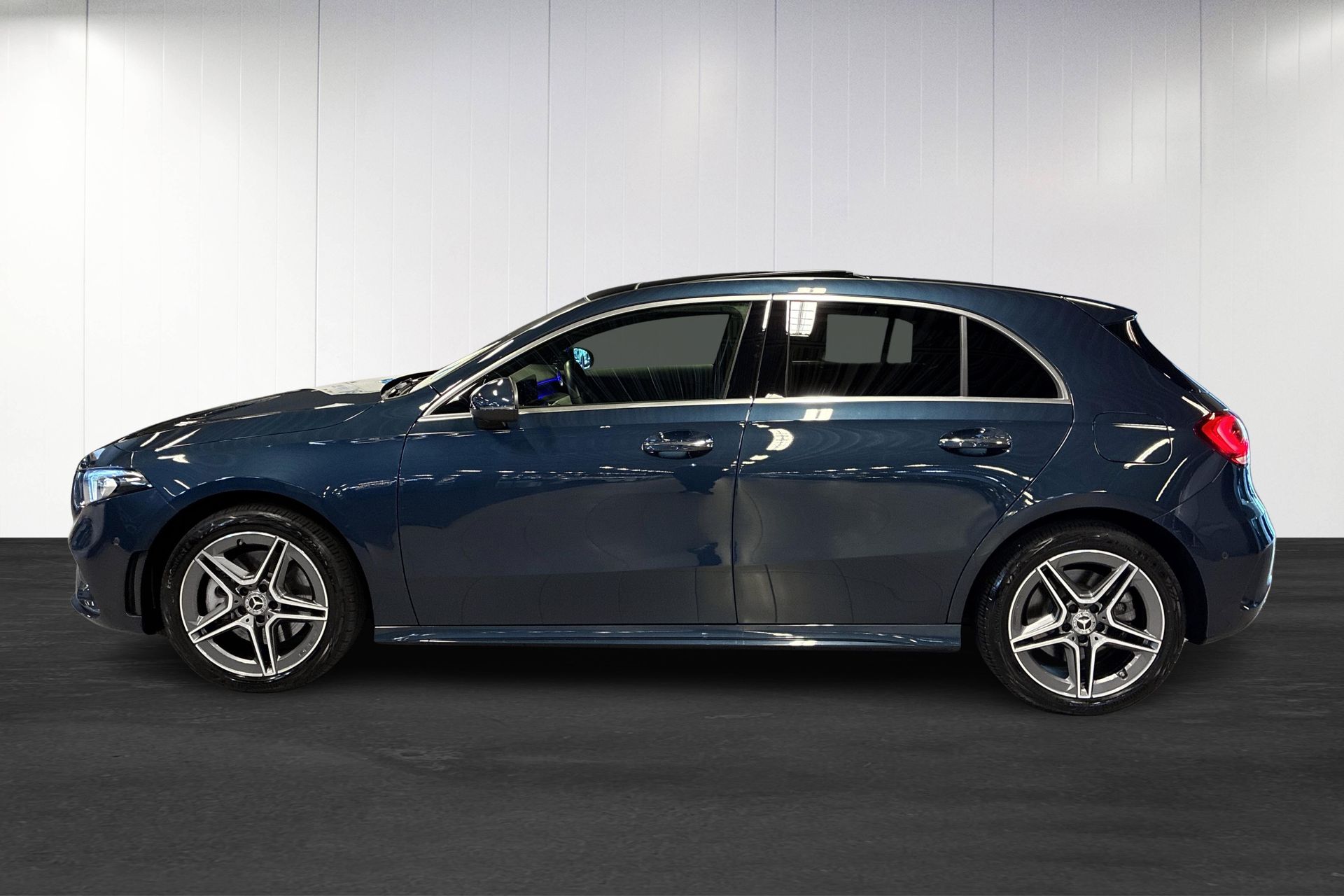 Mercedes-Benz A 250 e 2023, bild 7/10
