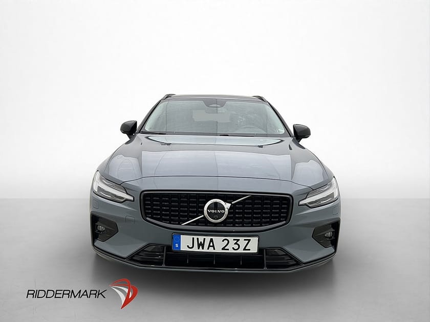 Bild 2 av Volvo V60 B4 197hk Plus Dark Värmare VOC Dragkrok 360° Läder