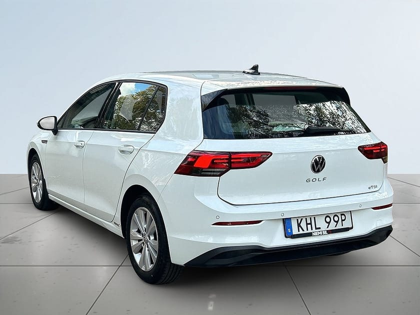 Bild 5 av Volkswagen Golf eTSI Base SoV-Däck/Rattvärm/Navi/Drag/Värmare/Carplay