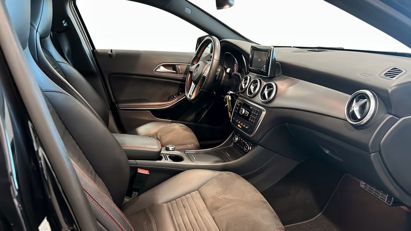Bild 4 av Mercedes-Benz GLA 220 CDI / AMG Line / Backkamera