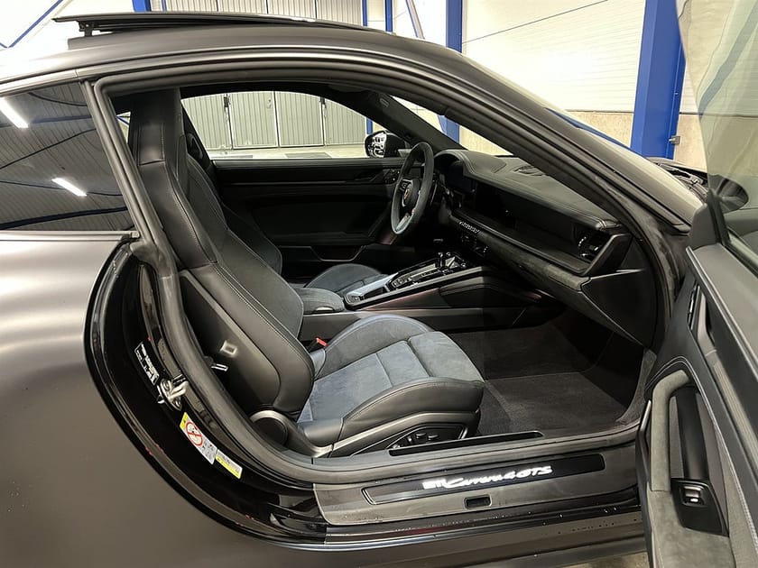 Bild 3 av Porsche 911 Carrera 4 GTS PDK 541 HK / Lyft /  Sport Chrono / MOMS
