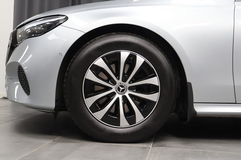 Bild 5 av Mercedes-Benz E 220 T d Avantgarde Advanced Säteskomfortpaket Keyless
