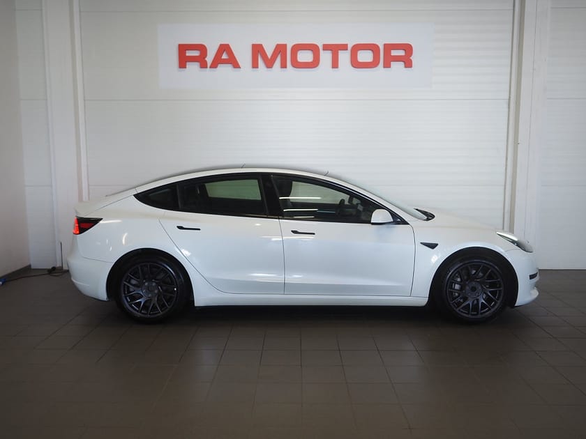 Bild 4 av Tesla Model 3 Standard Range RWD 283hk Pano Navi Läder Moms