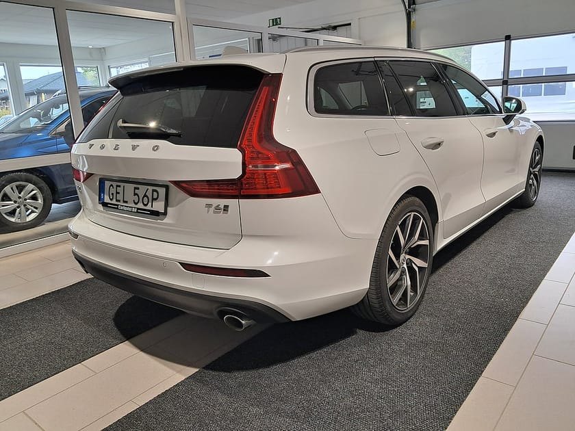 Bild 3 av Volvo V60 T6 Recharge plug in AWD 340HK 4x4 Läder