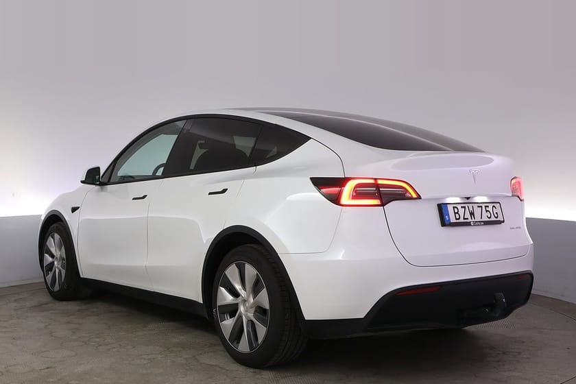 Bild 4 av Tesla Model Y Long Range AWD Autopilot Pano Drag