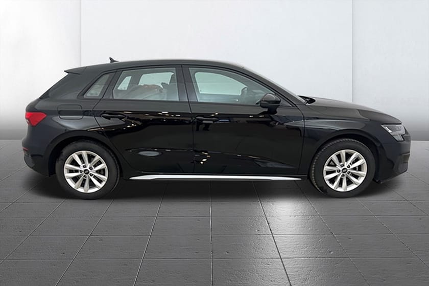 Bild 4 av Audi A3 Sportback 35 TFSI SB Aut Kamera Cockpit AdaptivFH LÅGMIL MOMS